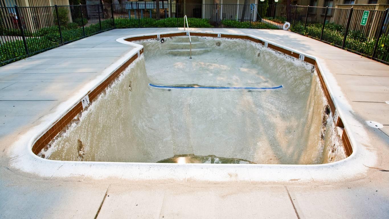 5-best-reasons-for-wkb-to-be-your-pool-cracks-repair